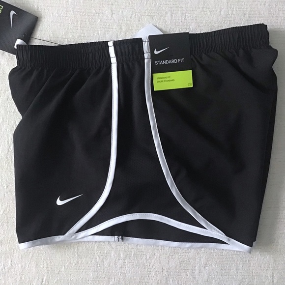 Nike Medium Shorts Standard Fit Black Nad White NWT - Picture 11 of 11